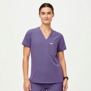 Wear FIGS - Catarina One-Pocket Scrub Top - Amethyst - XS